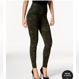 EUC Spanx Look At Me Now Green Camo Leggings Size Medium